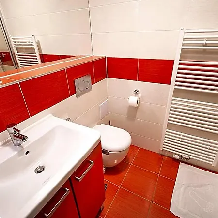 Madr Hotel 3*