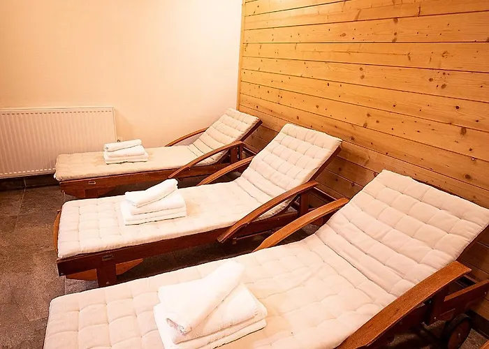 Otel Madr 3*