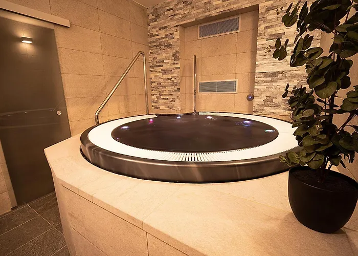 Madr Otel